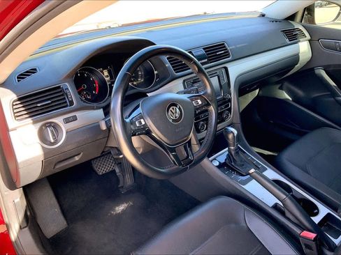 Used 2019 Volkswagen Passat 2.0T Wolfsburg image 17
