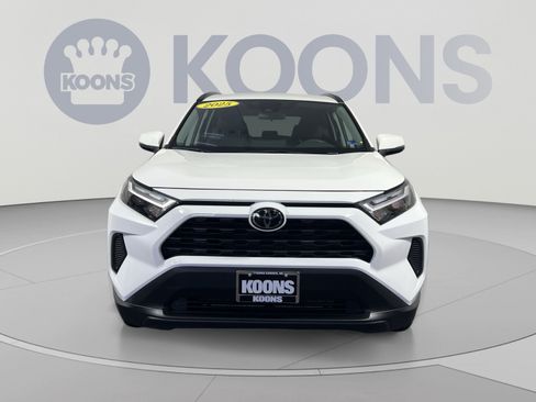 Used 2025 Toyota RAV4 XLE AWD/4WD image 11
