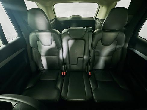 Used 2016 Volvo XC90 T5 Momentum image 13