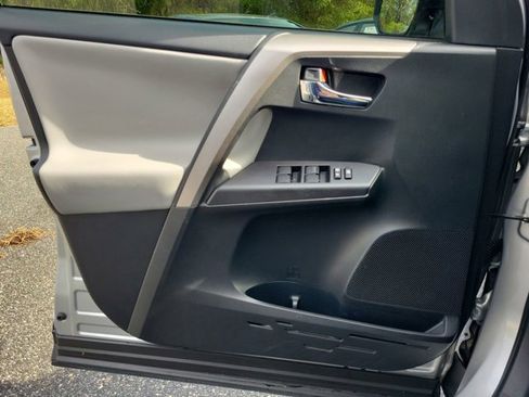 Used 2018 Toyota RAV4 XLE image 36