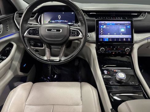 Used 2021 Jeep Grand Cherokee L Overland w/ Advanced Protech Group III image 5