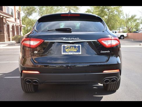 Used 2018 Maserati Levante AWD/4WD image 9