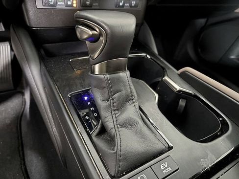 Used 2025 Lexus ES 300h 300h image 17