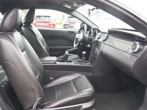 Used 2005 Ford Mustang Premium RWD image 9