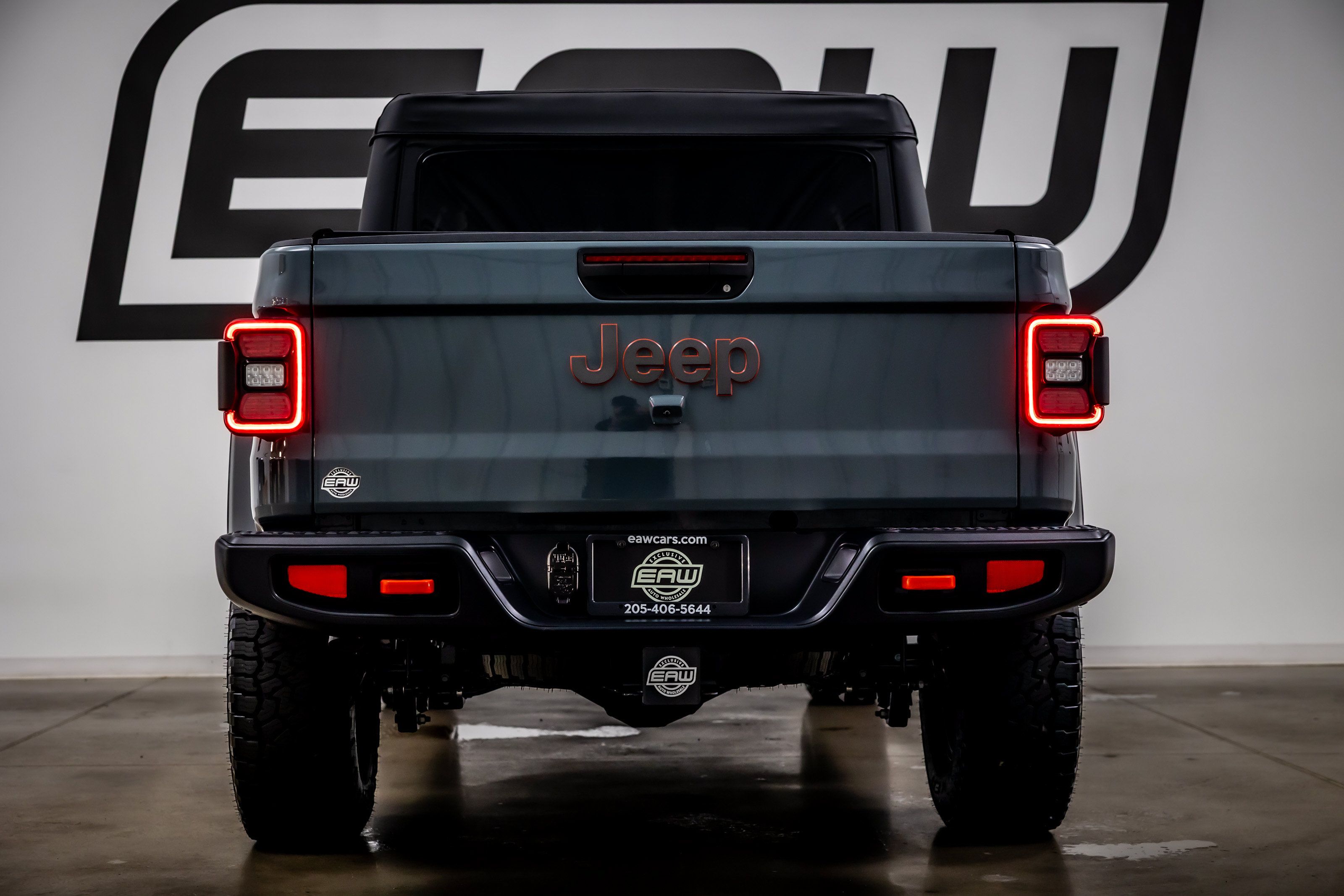 Used 2026 Jeep Gladiator Mojave AWD/4WD image 11