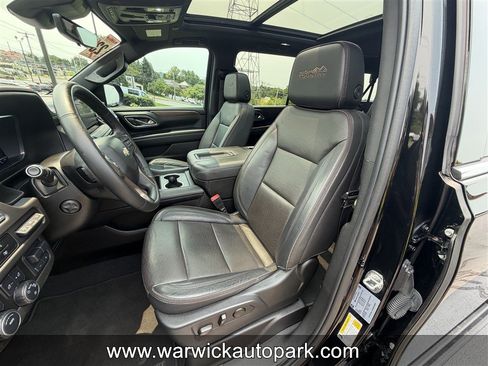 Used 2023 Chevrolet Suburban High Country w/ Premium Package AWD/4WD image 8