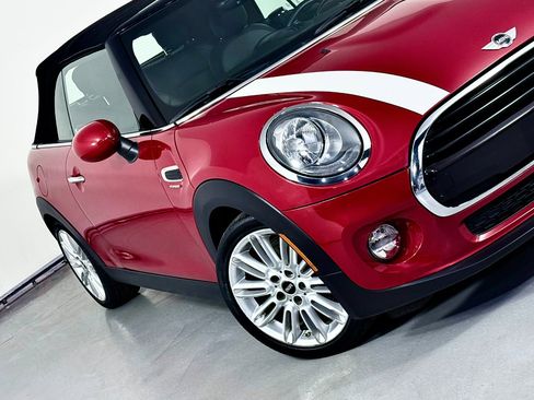 Used 2018 MINI Cooper Convertible image 19