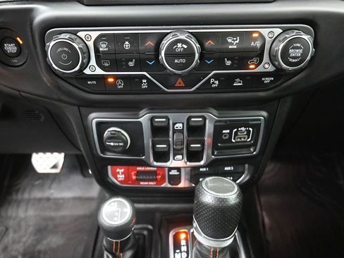 Used 2021 Jeep Gladiator Mojave AWD/4WD image 28
