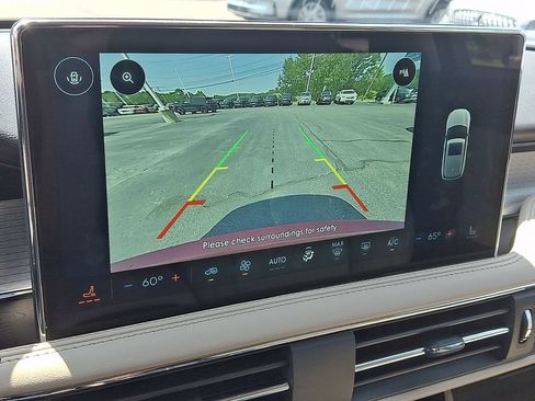 Certified 2025 Lincoln Corsair AWD image 18