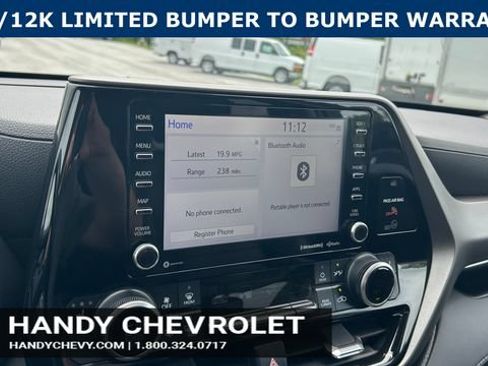 Used 2021 Toyota Highlander XLE AWD/4WD image 22