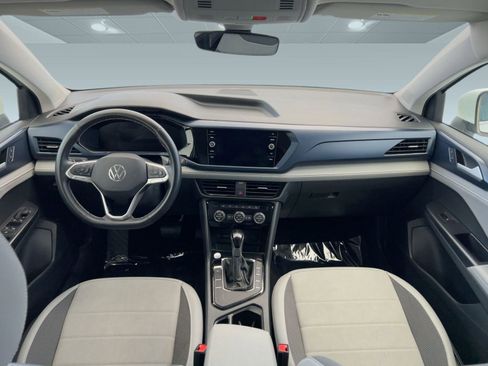 Used 2024 Volkswagen Taos SE image 16