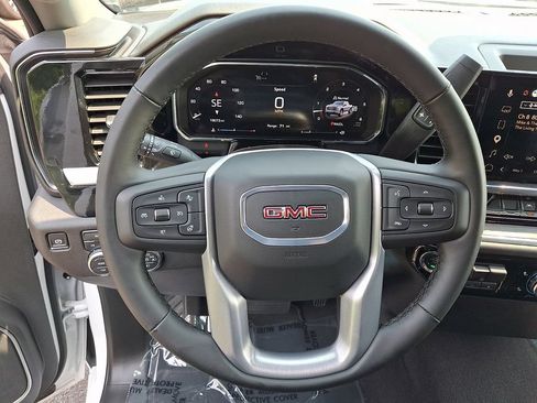 Used 2026 GMC Sierra 1500 SLT AWD/4WD image 18