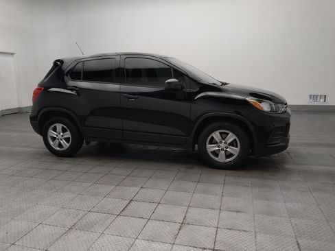 Used 2020 Chevrolet Trax LS w/ Tint and Cruise Package FWD image 11
