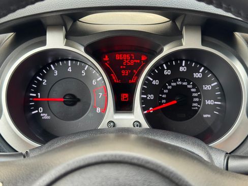 Used 2014 Nissan Juke SL AWD/4WD image 18