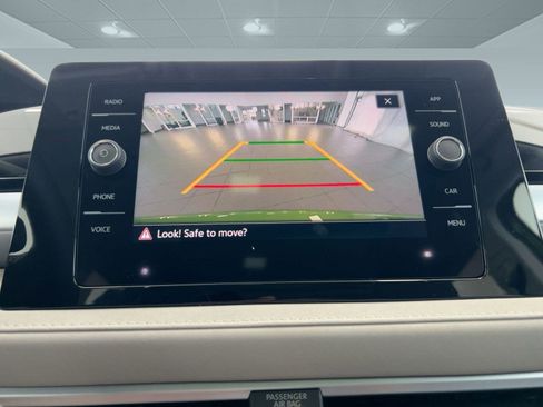 New 2026 Volkswagen Taos SE image 23