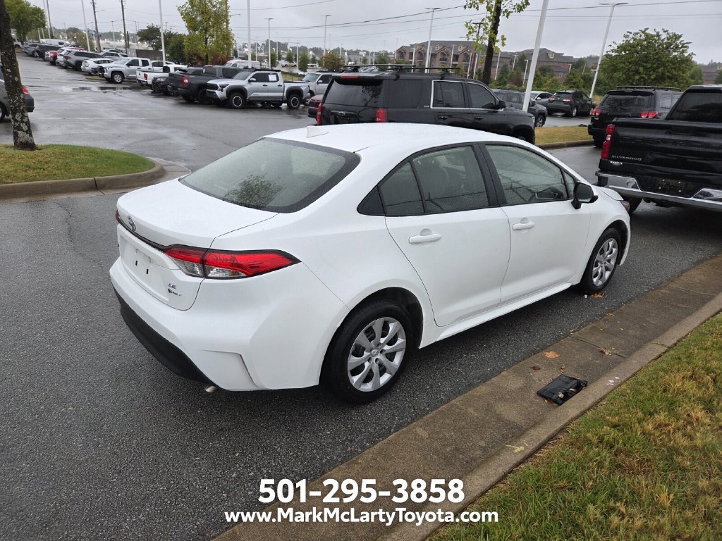 Used 2026 Toyota Corolla LE FWD image 4