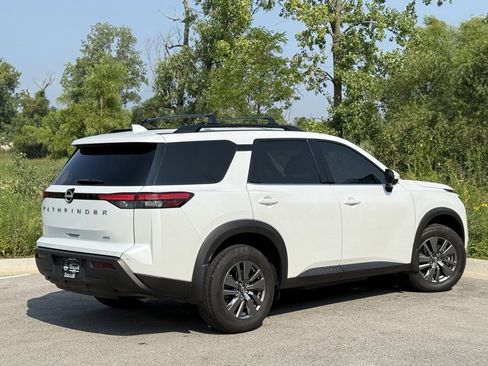 Certified 2025 Nissan Pathfinder SV image 6