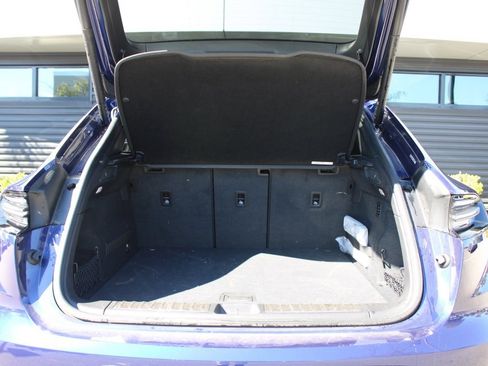 Used 2024 Porsche Macan 4 Electric image 28