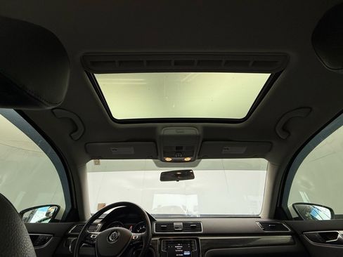 Used 2018 Volkswagen Passat 2.0T SE image 42