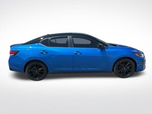 Used 2025 Nissan Sentra SR w/ Midnight Edition FWD image 15
