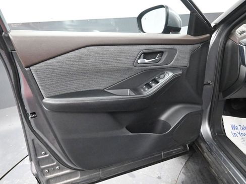 Used 2023 Nissan Rogue SV image 27