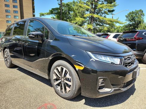 New 2026 Honda Odyssey EX-L image 2