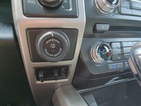 Used 2018 Ford F150 Lariat w/ Equipment Group 502A Luxury AWD/4WD image 21