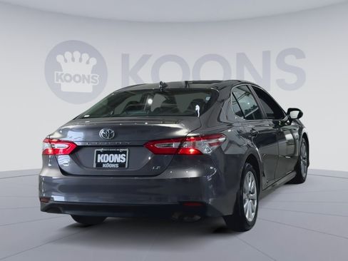 Used 2020 Toyota Camry LE FWD image 12