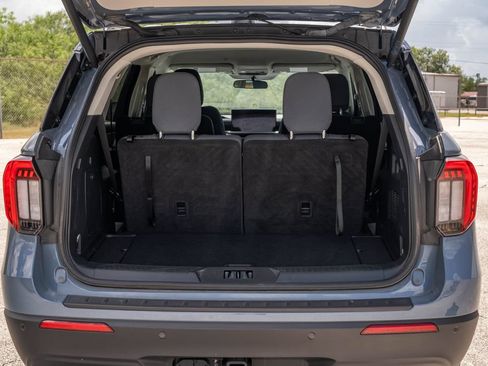 Certified 2025 Ford Explorer Active RWD image 25