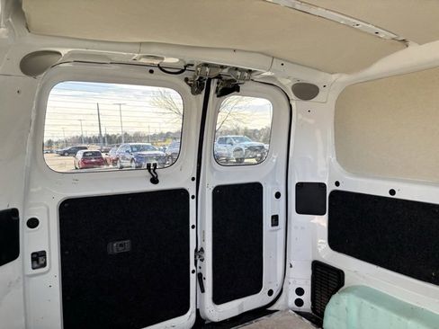 Used 2015 Chevrolet City Express LS image 22