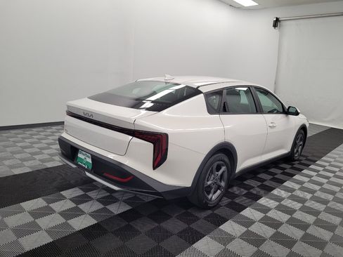 Used 2025 Kia K4 FWD image 9