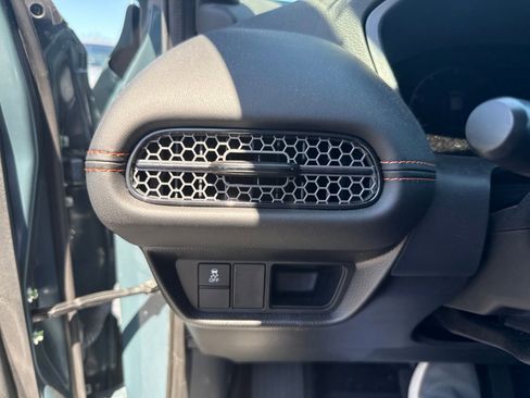 Certified 2025 Honda HR-V Sport image 18
