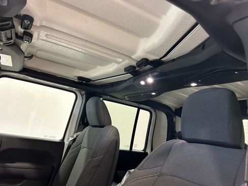 New 2026 Jeep Gladiator Sport image 26