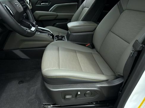 Used 2025 Chevrolet Colorado ZR2 AWD/4WD image 22