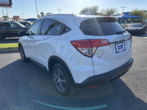 Used 2021 Honda HR-V EX-L image 4