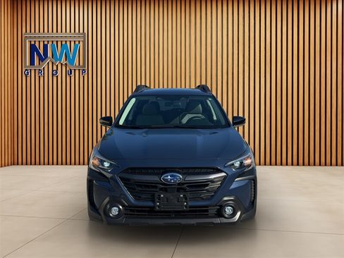 Used 2025 Subaru Outback Premium AWD/4WD image 2