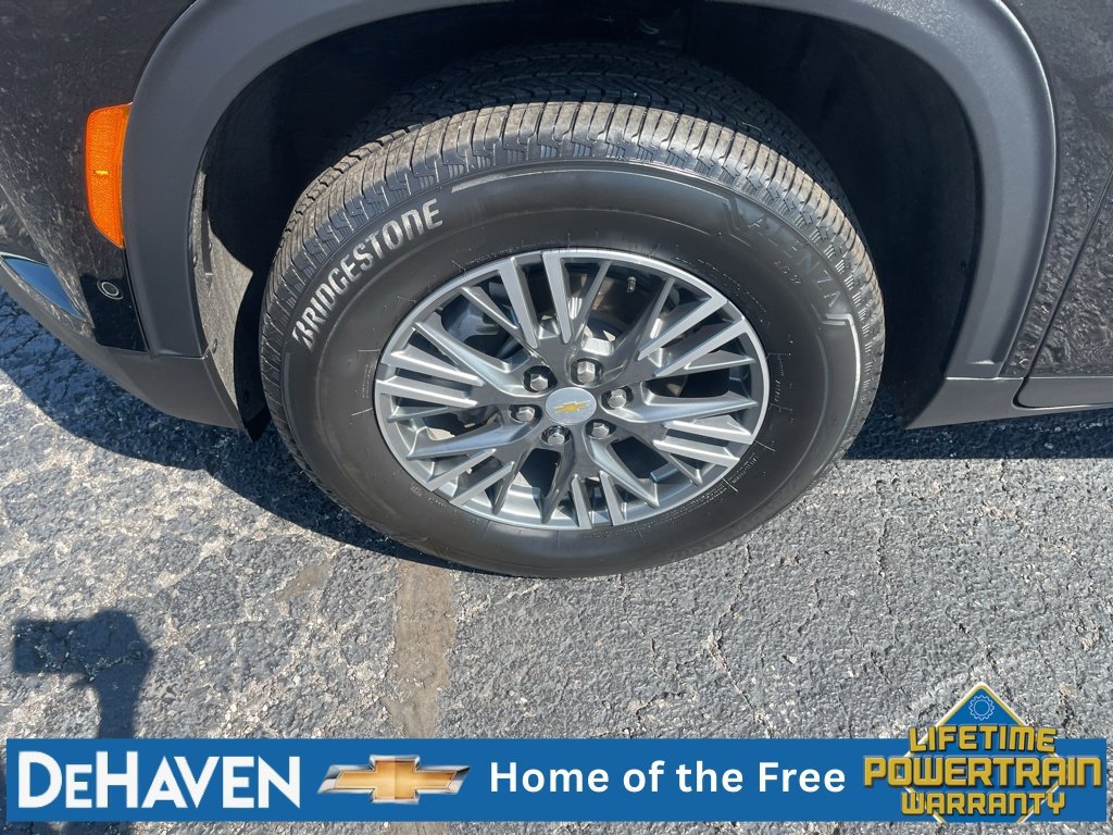 Used 2024 Chevrolet Traverse LT w/ Enhanced Driving Package FWD image 10