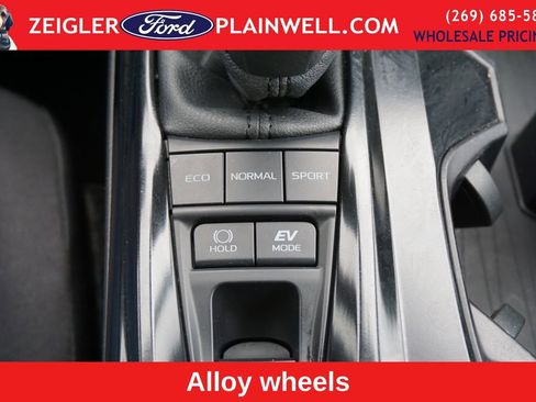 Used 2025 Toyota Camry LE image 20