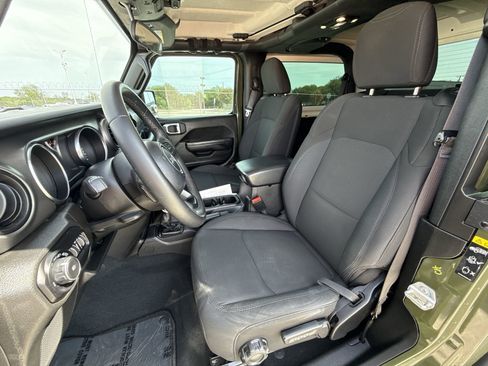 Used 2022 Jeep Wrangler Sport AWD/4WD image 13