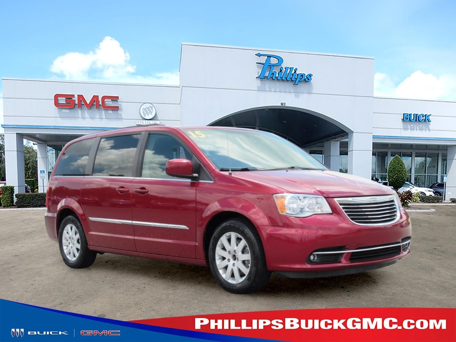Used 2015 Chrysler Town & Country Touring FWD image 1