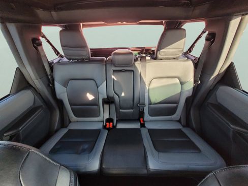 Used 2024 Ford Bronco Big Bend w/ Sasquatch Package image 16