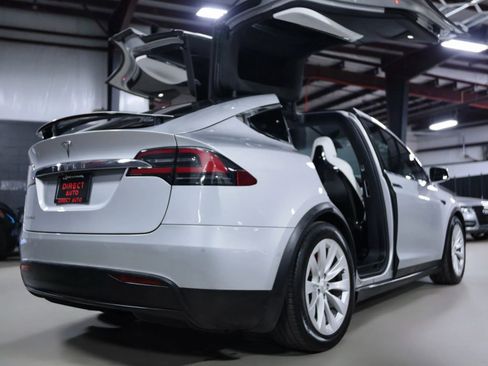 Used 2017 Tesla Model X 90D image 17