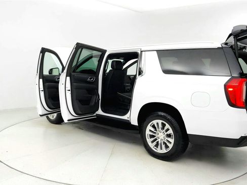 Used 2024 GMC Yukon XL SLT RWD image 10