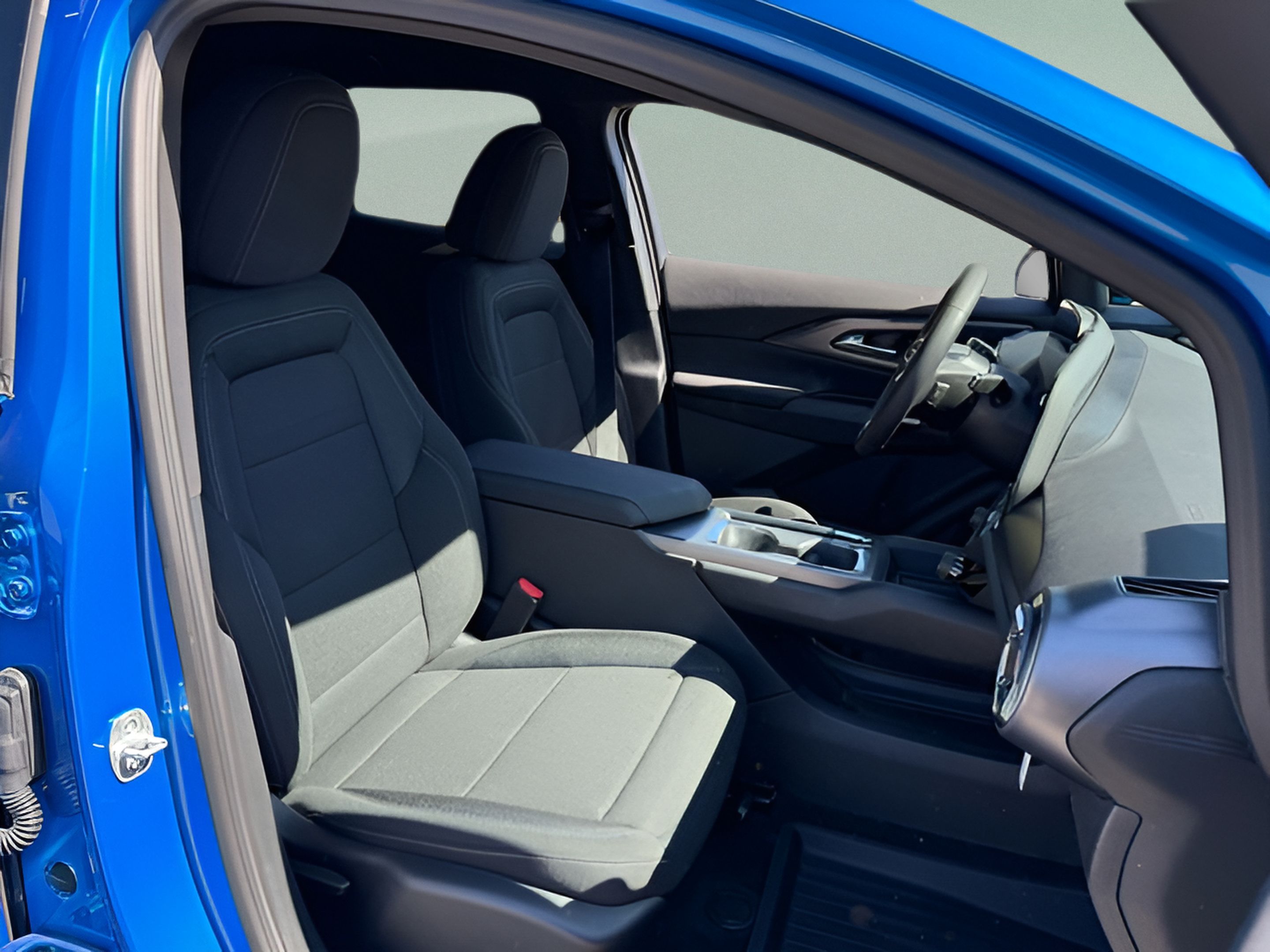 Used 2026 Chevrolet Equinox EV LT w/ Midnight Package FWD image 12