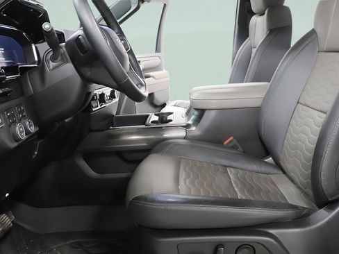 Used 2024 Chevrolet Silverado 2500 ZR2 w/ Technology Package AWD/4WD image 21