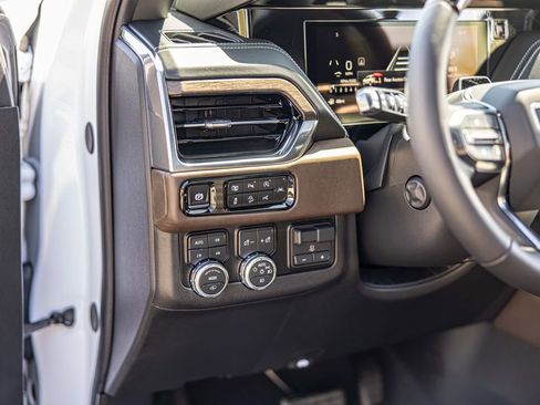 Used 2026 GMC Yukon XL Denali Ultimate AWD/4WD image 23