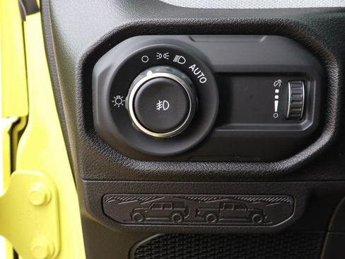 Used 2024 Jeep Wrangler Willys AWD/4WD image 19