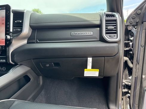 New 2026 RAM 2500 Laramie AWD/4WD image 27