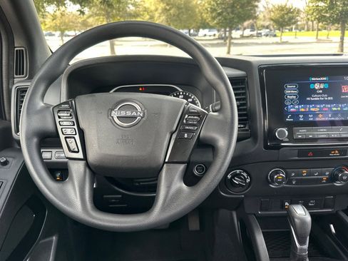 Used 2023 Nissan Frontier SV w/ Midnight Edition Package image 18