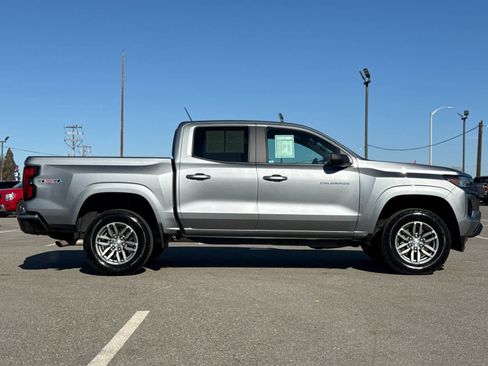 Used 2023 Chevrolet Colorado LT w/ LT Convenience Package II image 6
